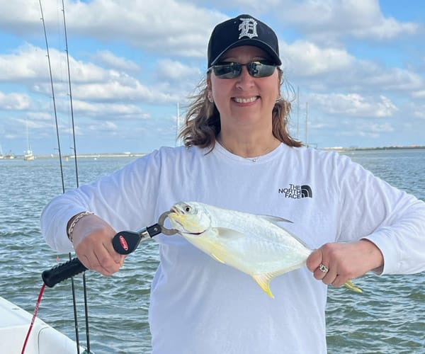 fort myers beach, fort myers fishing charters, fort myers beach fishing charters, fishing, boat, redfish, back bay, back bay fishing charters, inshore fishing charters, snook, snapper, grouper, catch, tarpon, bait, trip, shark, shark fishing, gulf of mexico, gulf of america, fishing, anglers, excursion